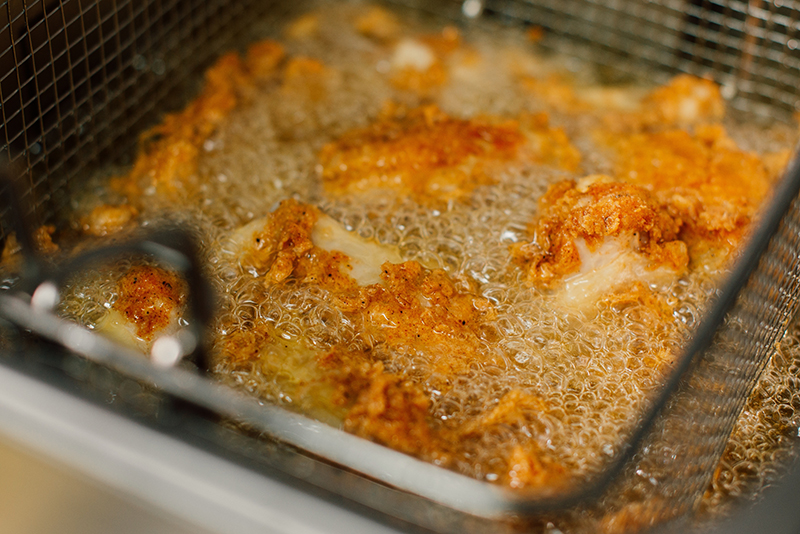 ไก่ทอดร้านดัง ไม่ทิ้งน้ำมัน 66 ปี