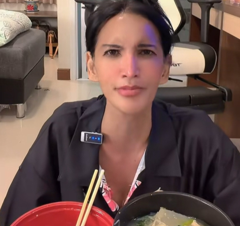 เพชร ปากปลาร้าหน้าเป๊ะ