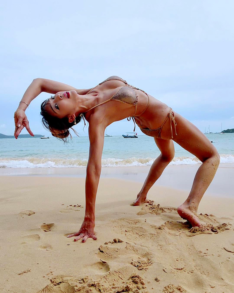 ดาราไต้หวันโชว์ท่ายาก ริมหาดภูเก็ต ดาราไต้หวันโชว์ท่ายาก ริมหาดภูเก็ต