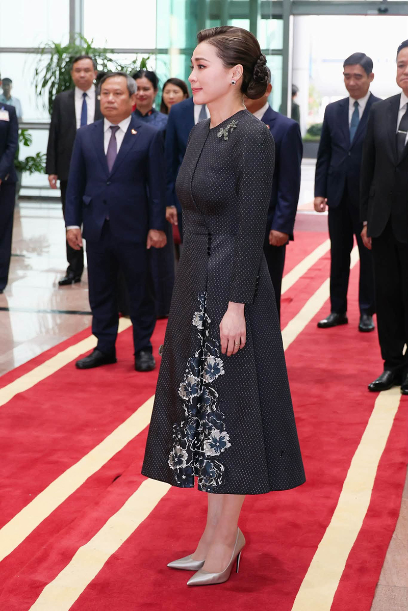 สมเด็จพระนางเจ้าฯ พระบรมราชินี
