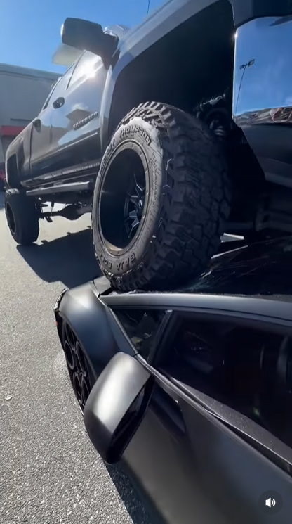 กระบะ ทับ แลมโบกินี่