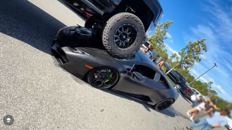 กระบะ ทับ แลมโบกินี่