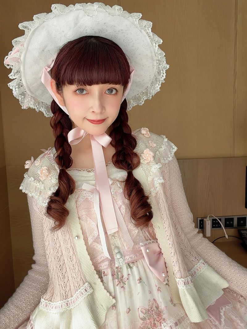 นางแบบหน้าเด็ก จนโดนตรวจบัตร