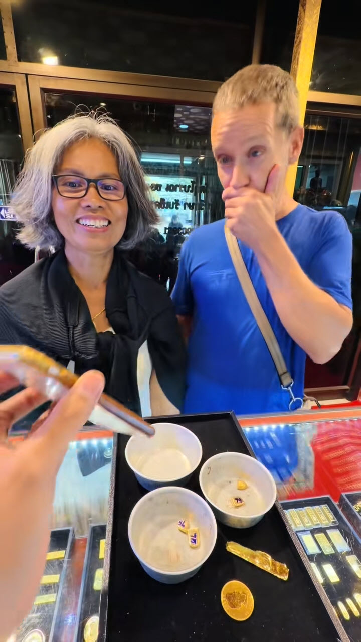 เขยฝรั่งหอบทองจากนอกมาขาย รู้ราคาจริงถึงกับว้าว