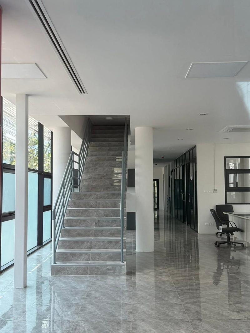 บันได อาคารใหม่ สน.สุทธิสาร