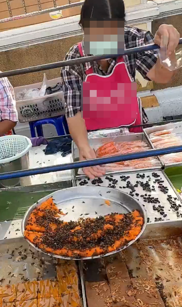 สตรีทฟู้ดไทย ผึ้งตอมขนม
