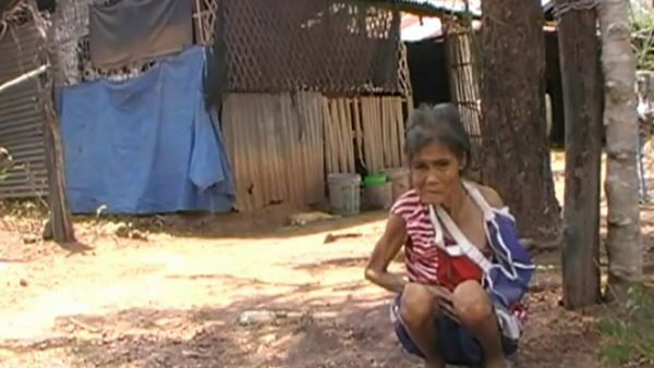ยายวัย 60 ถูกลูกทิ้งให้อยู่ลำพังนาน 5 ปี ต้องขอข้าววัดกิน-โทรหาก็ตัดสายทิ้ง 