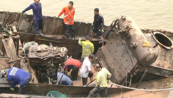 เรือกำปั่นไอน้ำโบราณ