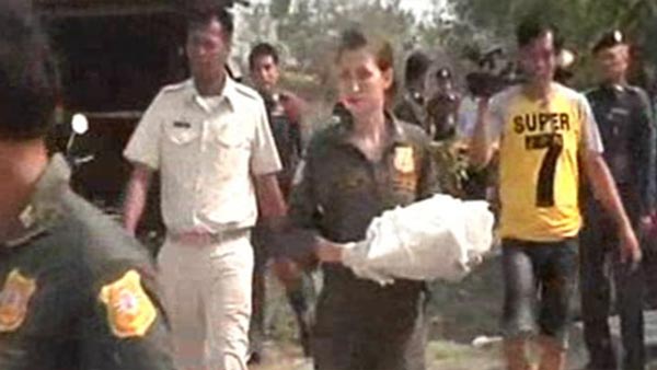 พบศพทารกแรกเกิดสภาพไร้หัว แขน-ขา หลังถูกสุนัขลากมาแทะกิน