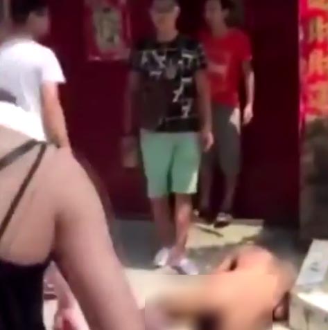 รุมยำหนุ่มข่มขืนสุนัขถ่ายทอดสด