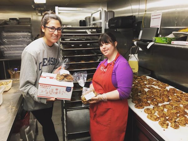 สาวดาวน์ซินโดรม เปิดร้านขนม