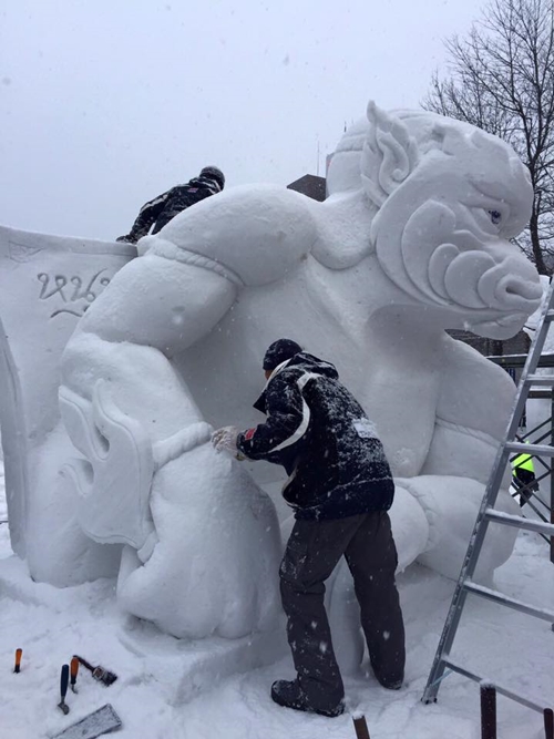 เทศกาลแข่งขันแกะสลักหิมะนานาชาติ