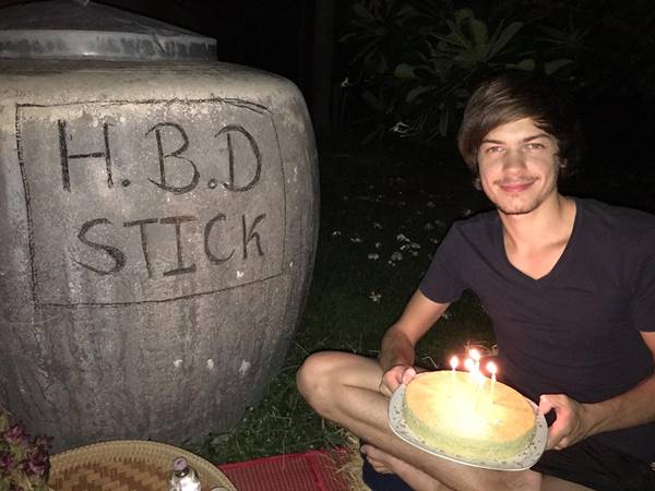 หนุ่มฝรั่งพบรักสาวไทย ใช้ชีวิตคู่เรียบง่ายในบ้านนา