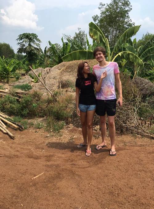 หนุ่มฝรั่งพบรักสาวไทย ใช้ชีวิตคู่เรียบง่ายในบ้านนา