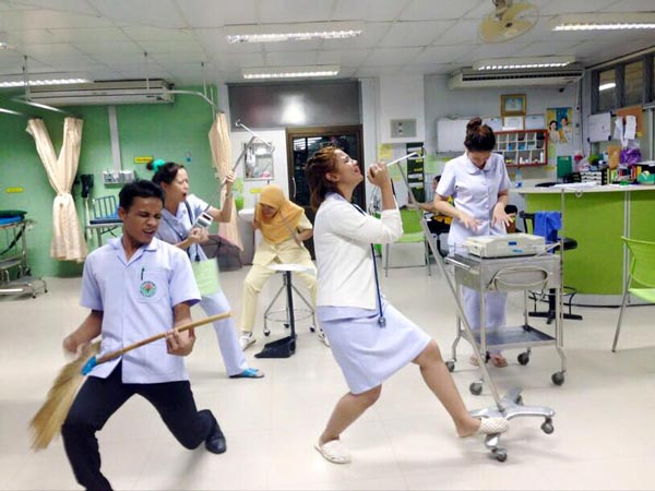 วงร็อคเจ้าหน้าที่โรงพยาบาล