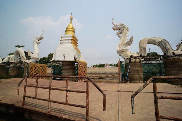 รูปปั้นพญานาค กว๊านพะเยา