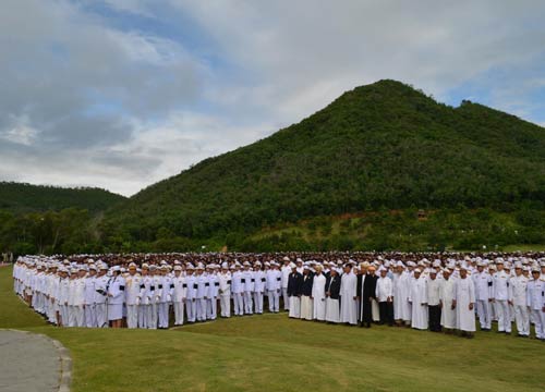ชาวเพชรบุรีรวมตัวแปรอักษรเลข ๙ ถวายพ่อหลวง