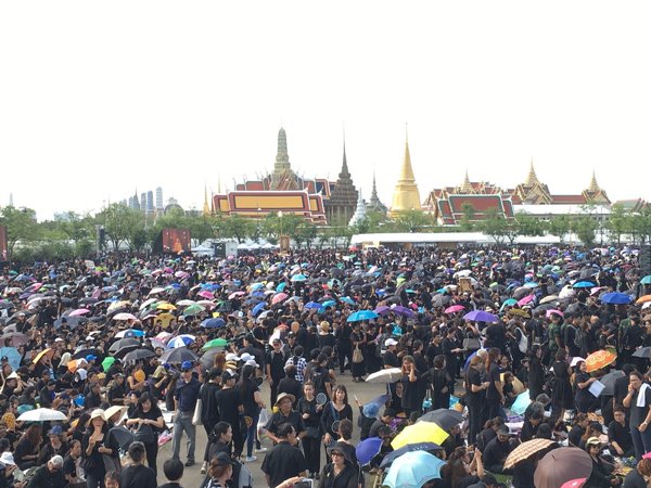 ถวายความอาลัย ในหลวง ร.9