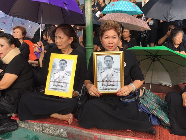 ถวายความอาลัย ในหลวง ร.9