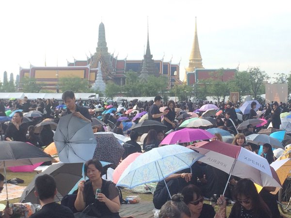 ถวายความอาลัย ในหลวง ร.9