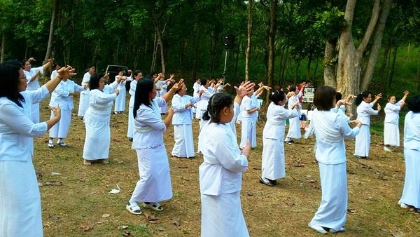 รำสมาธิอิติปิโส งานตักบาตรเทโว สุโขทัย