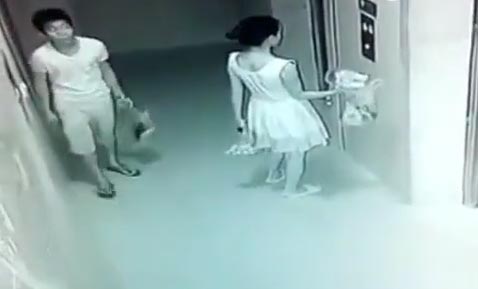 ส่องใต้กระโปรงสาว