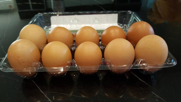 ซื้อไข่ไก่ 10 ฟอง เจอใหญ่ 4 เล็ก 6 ซ่อนใต้ฉลากแนบเนียน