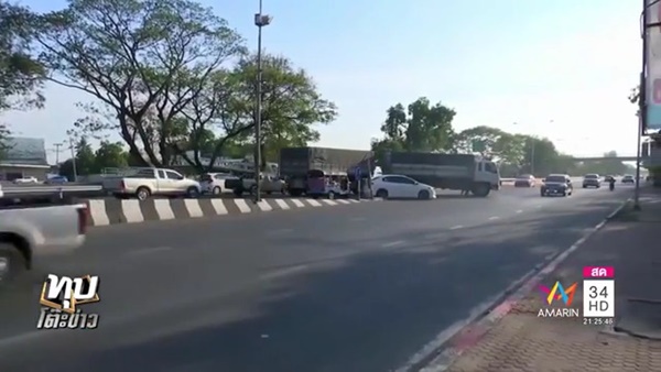 ข่าวลูกโหน่งขับรถชน