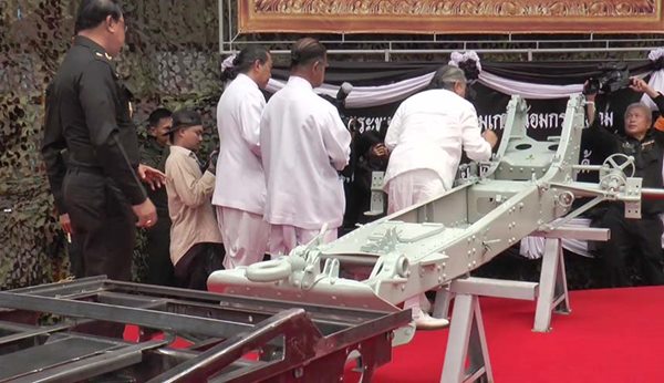 พิธีบวงสรวงสร้างราชรถปืนใหญ่ ใช้ในพระราชพิธีถวายพระเพลิงพระบรมศพ ร.9