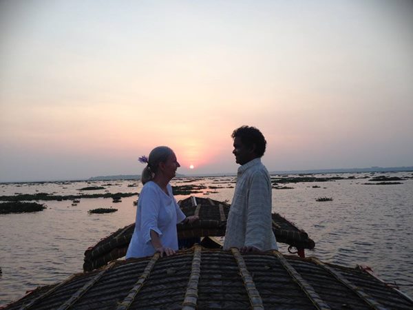 คู่รักต่างเชื้อชาติ-ชนชั้น