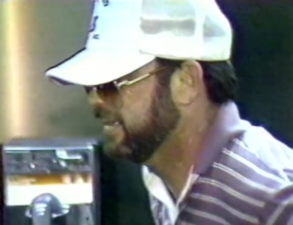 พ่อลั่นไกสังหารคนร้ายข่มขืนลูกชาย