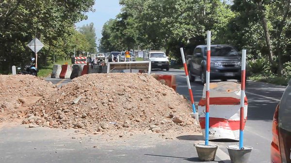 รถตกหลุมก่อสร้าง