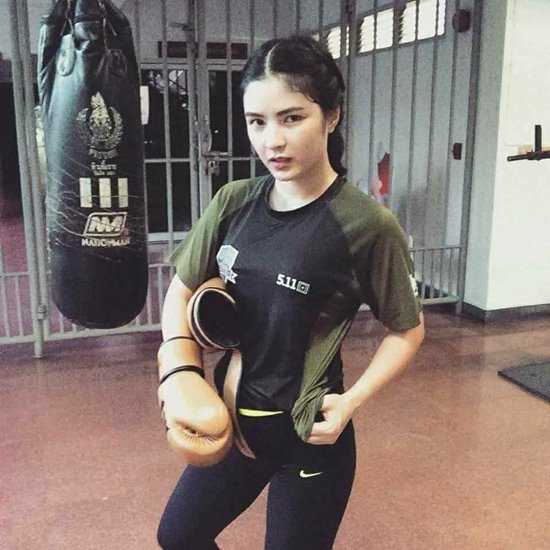 น้องขวัญ อส. สวย