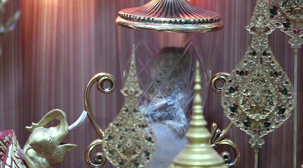 พี่นวลคือใคร