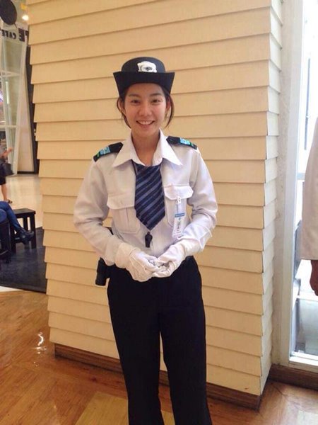 น้องจูน รปภ.สาว ประสบอุบัติเหตุ น้องจูน รปภ.สาว ประสบอุบัติเหตุ