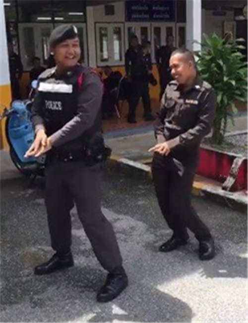 ตำรวจเต้นปานามา