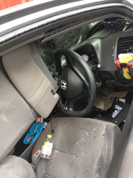 ตู้คอนเทนเนอร์หล่นทับเก๋ง