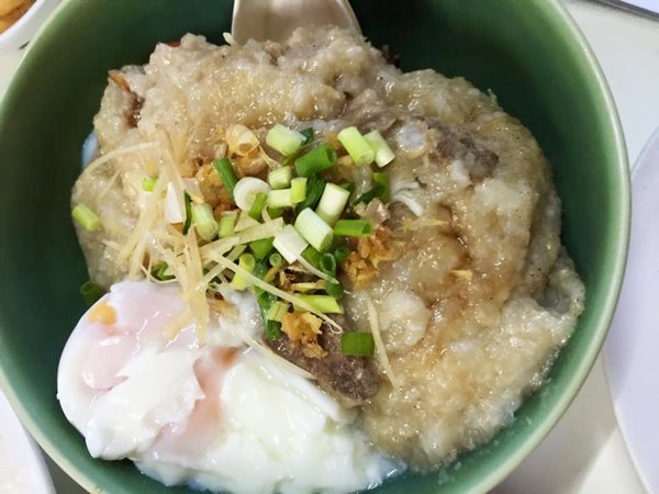 เจ๊ไฝ ประตูผี