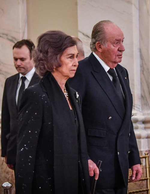 พระราชพิธีพระศพ กษัตริย์พระองค์สุดท้ายของโรมาเนีย