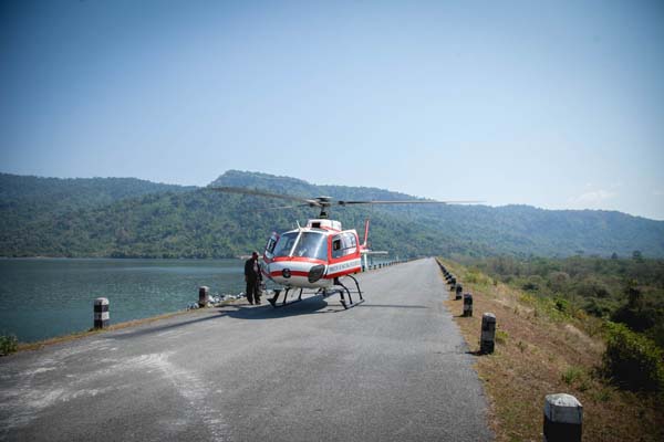 หมีควายตกเฮลิคอปเตอร์