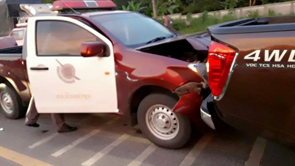 รถตำรวจชนกัน 4 คันรวด