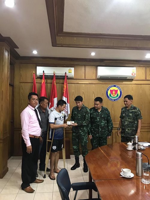 ผู้กองเป๊กยอมจ่ายเงินเยียวยาแม่ทหารขาหัก ด้านแม่ลั่นไม่อยากเจอทหารอีกแล้ว 