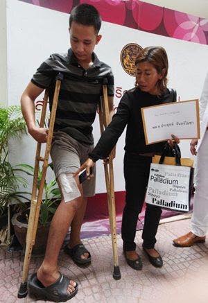 ผู้กองเป๊กยอมจ่ายเงินเยียวยาแม่ทหารขาหัก ด้านแม่ลั่นไม่อยากเจอทหารอีกแล้ว 