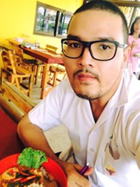 หมอบอล นายแพทย์ฐาปกรณ์ ทองเกื้อ