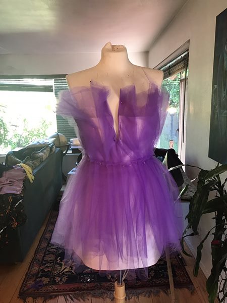 สาวตัดชุดไปงานพรอมเองก่อนวันจริง 1 คืน แต่ออกมาเริด ขนาดดีไซเนอร์ต้องยกนิ้ว