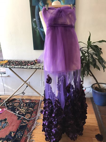 สาวตัดชุดไปงานพรอมเองก่อนวันจริง 1 คืน แต่ออกมาเริด ขนาดดีไซเนอร์ต้องยกนิ้ว