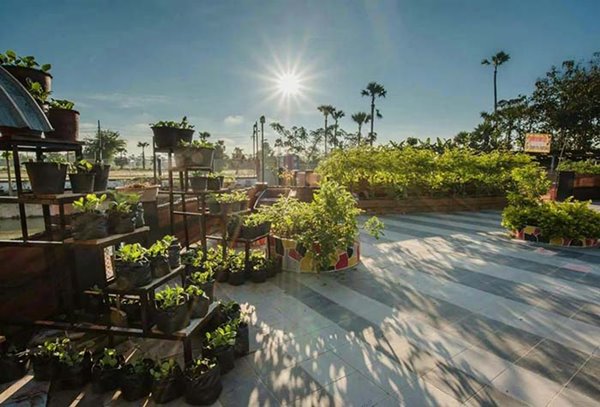 ส่องคฤหาสน์หรู ผอ. โรงเรียน โยนหนี้ลูกน้อง