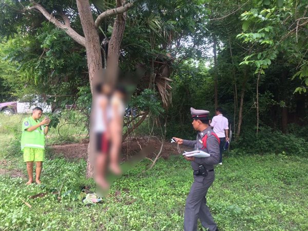 คู่รักเมียนมาผูกคอตายใต้ต้นสะเดา