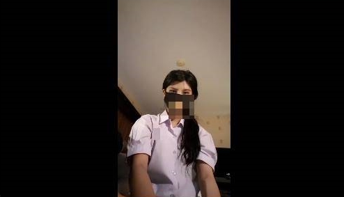 สาวไลฟ์สดชุดนักเรียน
