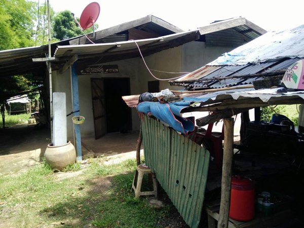 ตำรวจช่วยคนแก่ถูกทิ้งให้หิวโหย